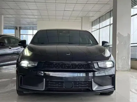 Lynk & Co 03
