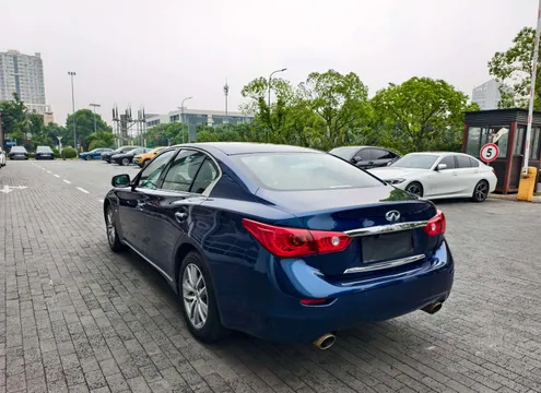 Infiniti Q50L