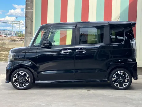Honda N-BOX Custom