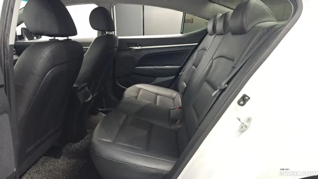 Hyundai Elantra (Avante)