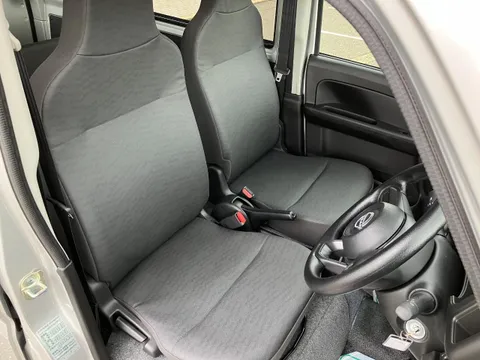 Nissan Clipper Van