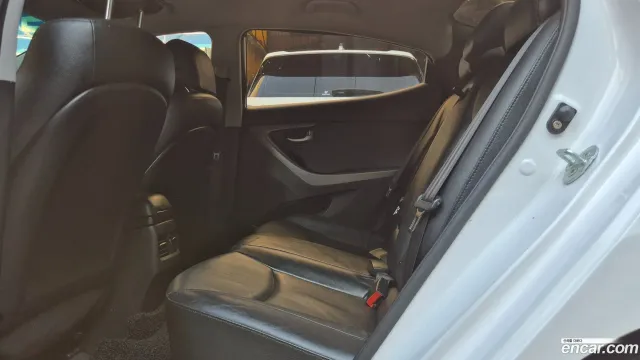 Hyundai Elantra (Avante)