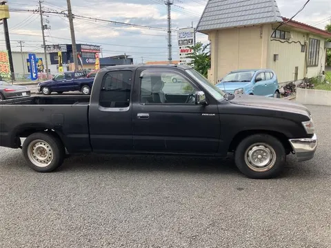 Toyota Hilux Sports Pick Up