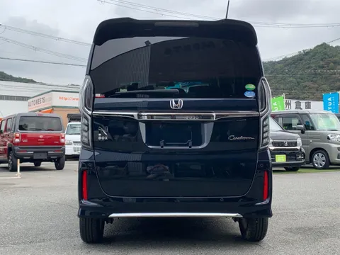 Honda N-BOX Custom