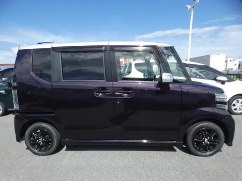 Honda N-BOX Custom
