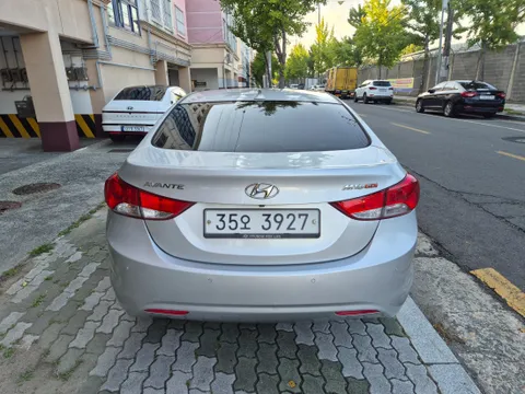 Hyundai Elantra (Avante)