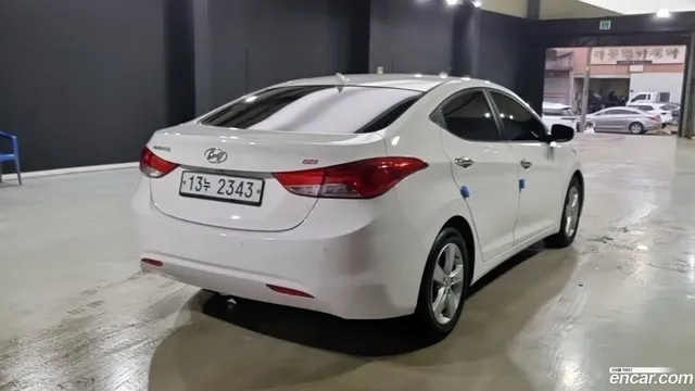 Hyundai Elantra (Avante)