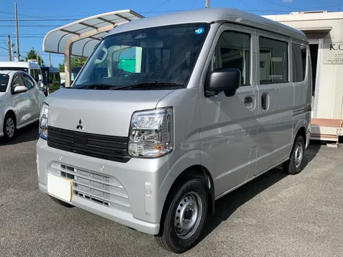 Mitsubishi Minicab Van
