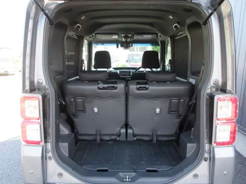 Toyota Pixis Mega