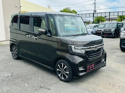 Honda N-BOX Custom