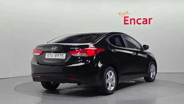 Hyundai Elantra (Avante)