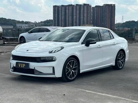 Lynk & Co 03
