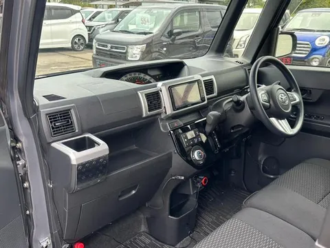 Toyota Pixis Mega