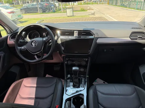 Volkswagen Tiguan L