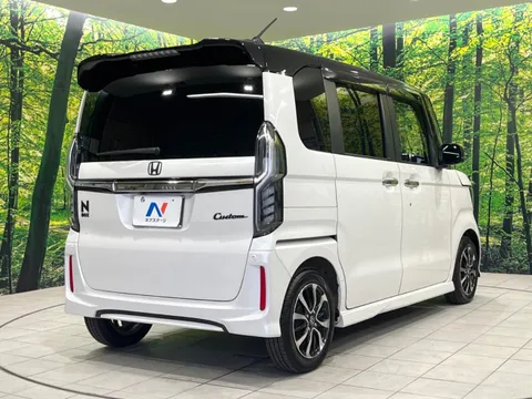 Honda N-BOX Custom