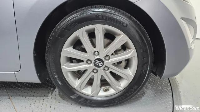 Hyundai Elantra (Avante)