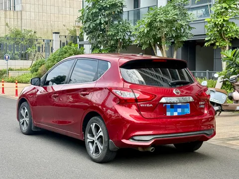 Nissan Tiida