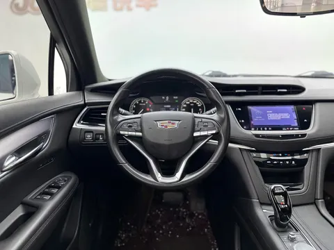Cadillac XT6