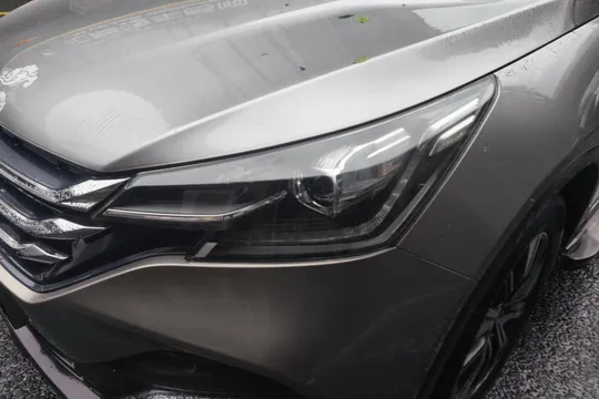 Dongfeng AX7
