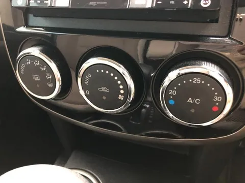 Mazda Verisa