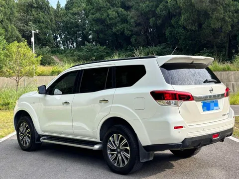 Nissan Terra