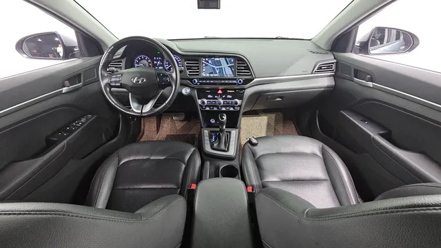 Hyundai Elantra (Avante)