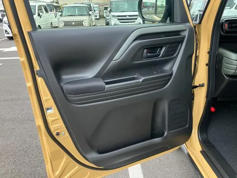 Suzuki Spacia Gear