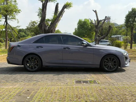 Cadillac CT4