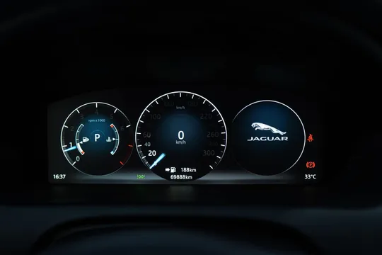 Jaguar XJ