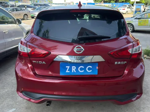 Nissan Tiida