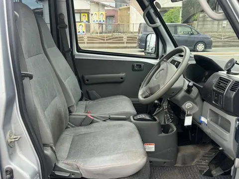 Nissan Clipper Van