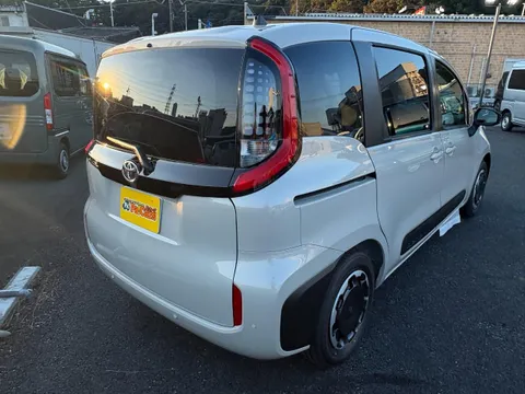 Toyota Sienta