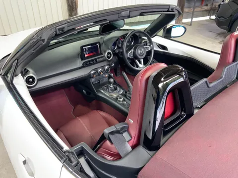 Mazda MX-5 (Roadster)