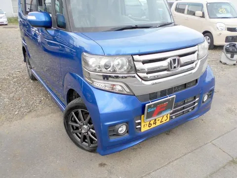 Honda N-BOX Custom
