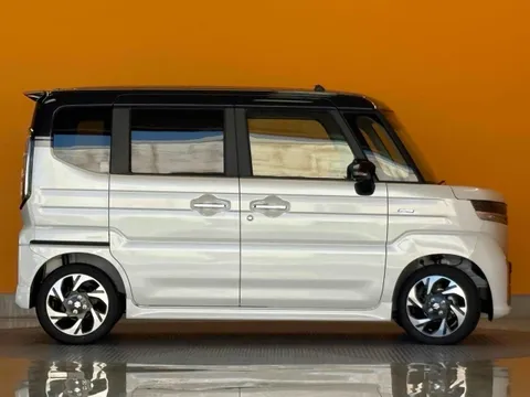 Suzuki Spacia Custom