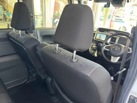 Toyota Pixis Mega