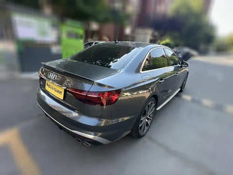 Audi S4