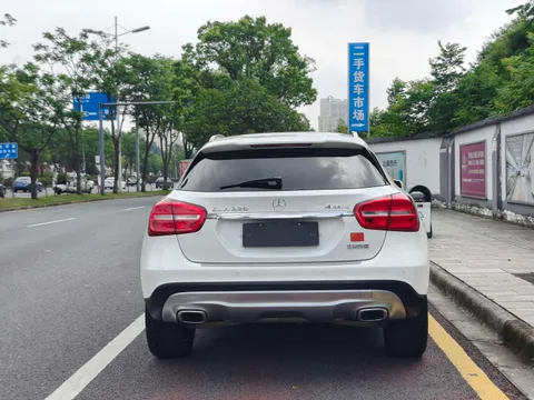 Mercedes-Benz Mercedes-Benz GLA