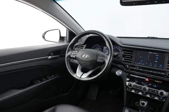 Hyundai Elantra (Avante)