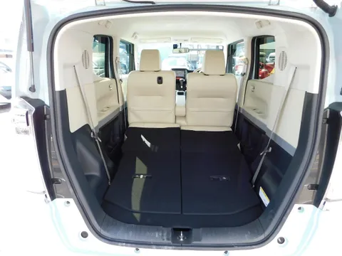Honda N-BOX Slash