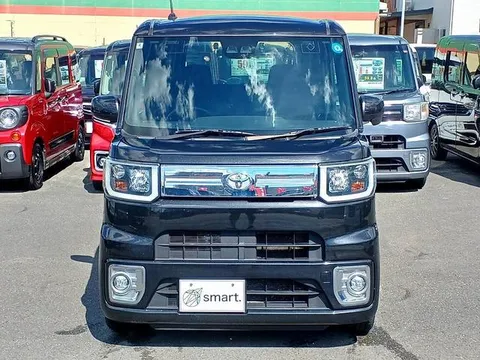 Toyota Pixis Mega