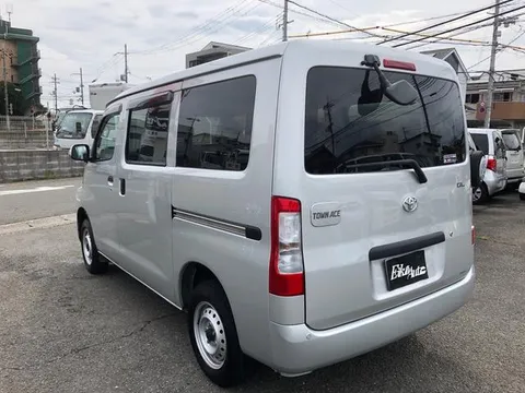 Toyota TownAce Van
