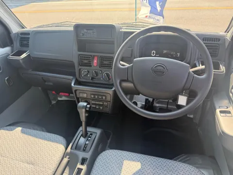 Nissan Clipper Truck