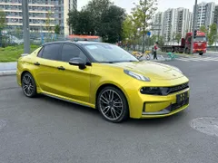 Lynk & Co 03