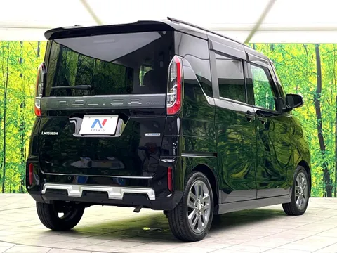 Mitsubishi Delica Mini