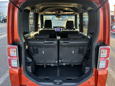 Toyota Pixis Mega