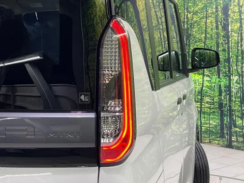 Mitsubishi Delica Mini