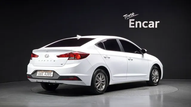 Hyundai Elantra (Avante)