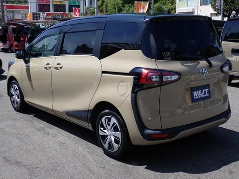 Toyota Sienta