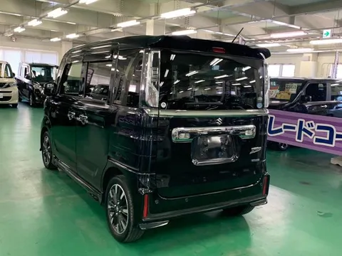 Suzuki Spacia Custom